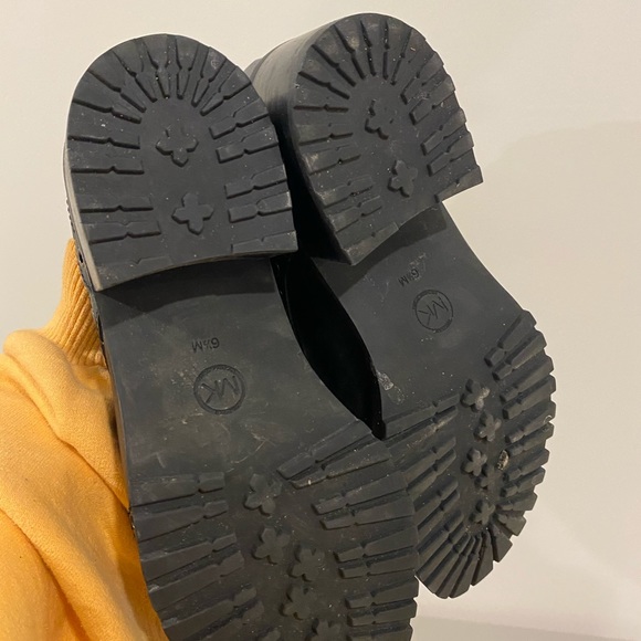 Micheal kors studded shoes - Picture 3 of 3